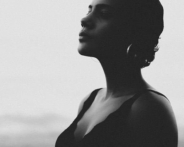 woman-grayscale-600x479-1 woman-grayscale-600x479-1